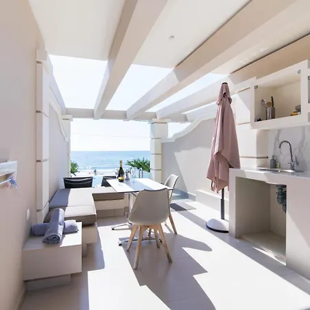 Agios Gordios 酒店 *