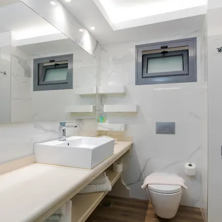 Agios Gordios Hotel *