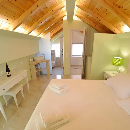 Agios Gordios Hotel *