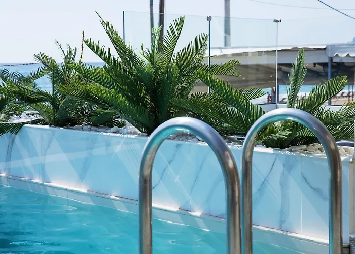 Agios Gordios Hotel *