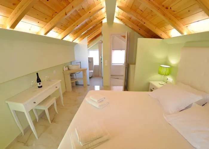 Agios Gordios Hotel *