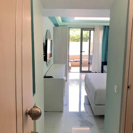 Agios Gordios Hotel
