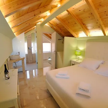 Agios Gordios Hotel *